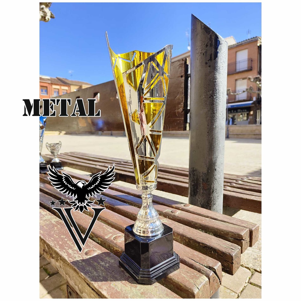 Copa metal calidad alta moderna Hasta 25 unidades Dorada-Plata 48,5 cm Dorada-Plata + de 25 unidades 48,5 cm Dorada-Plata Hasta 25 unidades 42.5 cm Dorada-Plata Hasta 25 unidades 38 cm Dorada-Plata + de 25 unidades 42.5 cm Dorada-Plata + de 25 unidades 38 cm 