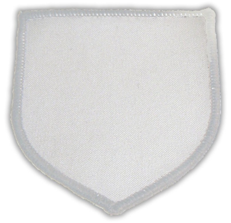 PARCHE PERSONALIZABLE FORMA ESCUDO BORDE BLANCO 10 cm x 8 cm 