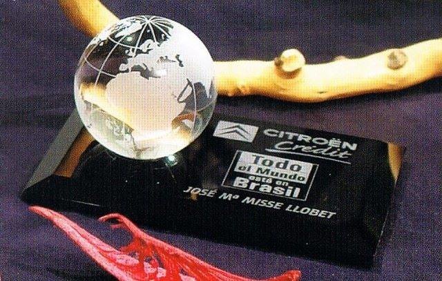 Trofeo Basa Globo Terráqueo Peana Negra 