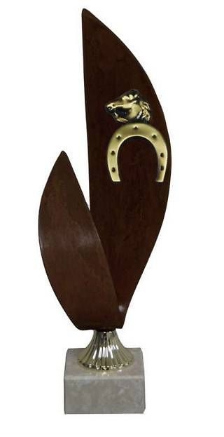Trofeo Artesanal Laton Hipica, Caballos. Con detalle laton rojo. 