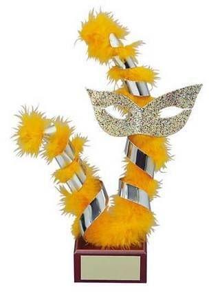 Trofeo carnaval pluma naranja 