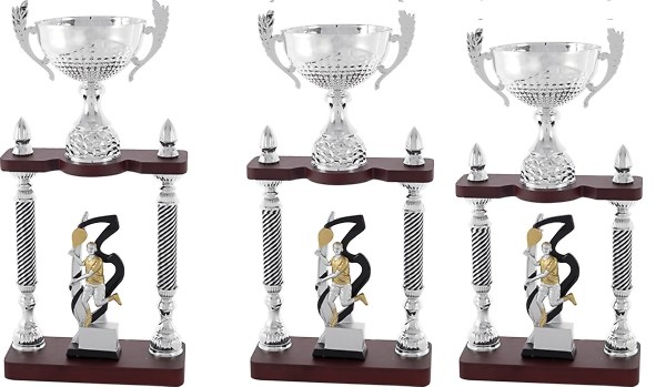 Trofeo en columnas para aplique deportivo. Modelo quialana. 