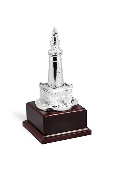 Trofeo Faro Marino en resina plateada modero Yucuna 