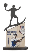 Trofeo de madera personalizable con aplique de metal