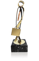Trofeo maleta de latón