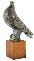 Trofeo paloma en resina.