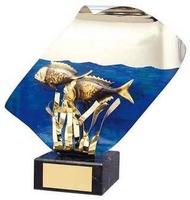 Trofeo pesca peces en agua