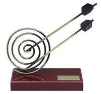 Trofeo tiro con arco dos flechas