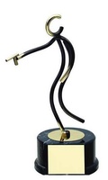 Trofeo tiro pistola latón