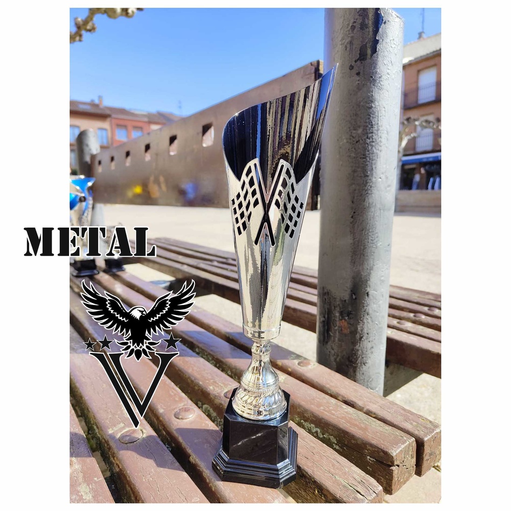 Copa metal con banderas cruzadas deportes de motor 