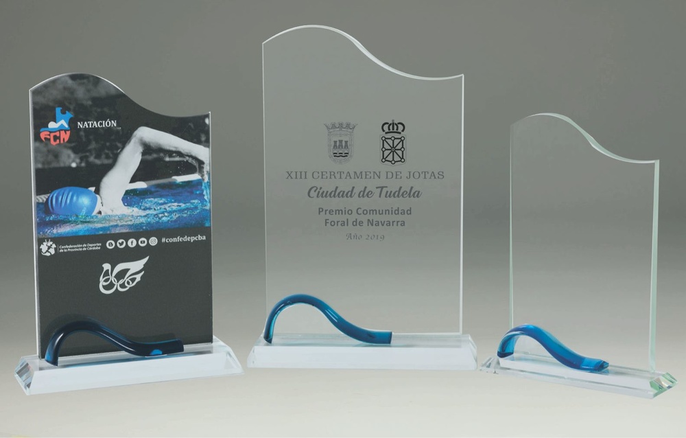 Trofeo aguamarina en cristal personalizable 