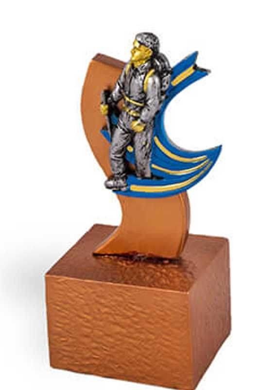 Trofeo con Volumen escultural Trazos Oro, Plata y Bronce 
