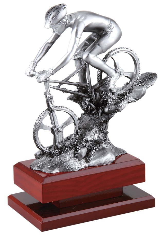 Trofeo de Ciclismo montaña en resina con acabado en plata. 