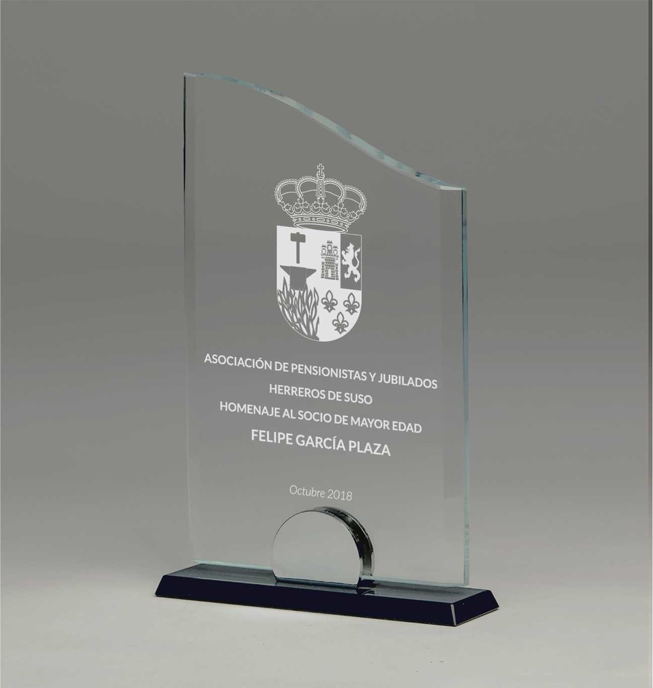 Trofeo personalizable en cristal con forma de curva superior 