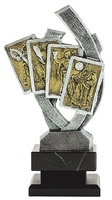 Trofeo de Cartas realizado en resina con acabado de bronce.
