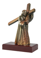 Trofeo figura nazareno con cruz en resina decorada